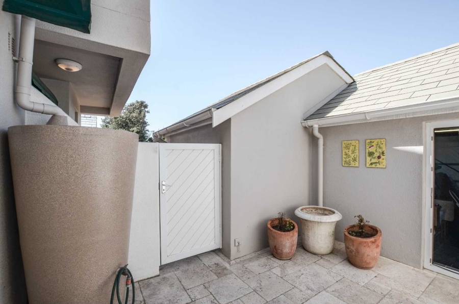 3 Bedroom Property for Sale in Woodbridge Island Western Cape